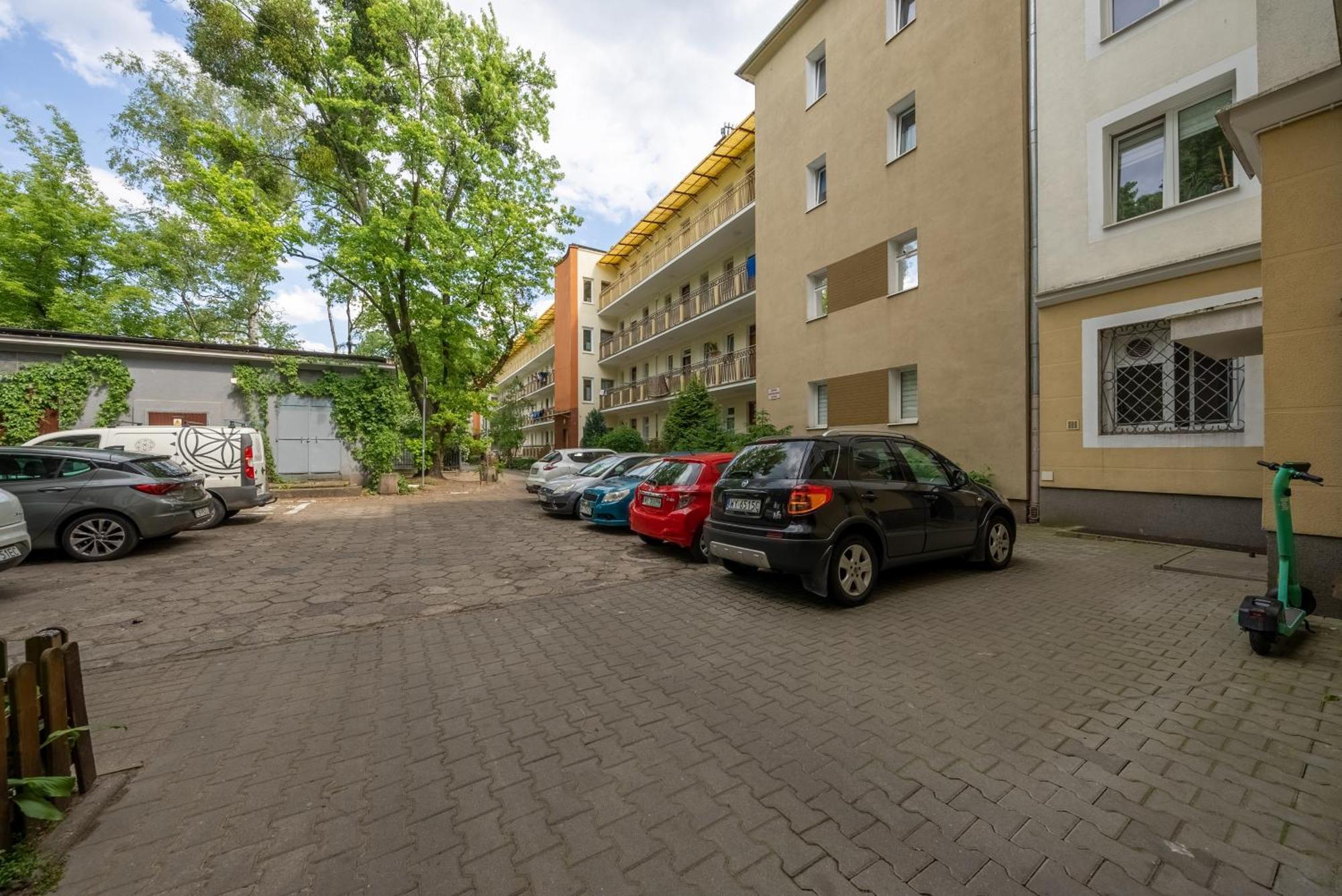 70m2 Wola - Location, 2 Bedrooms, 1st Floor - By Rentujemy Apartament *