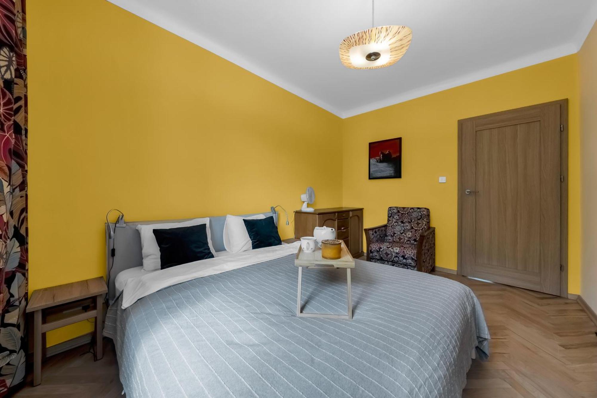 70m2 Wola - Location, 2 Bedrooms, 1st Floor - By Rentujemy Apartment