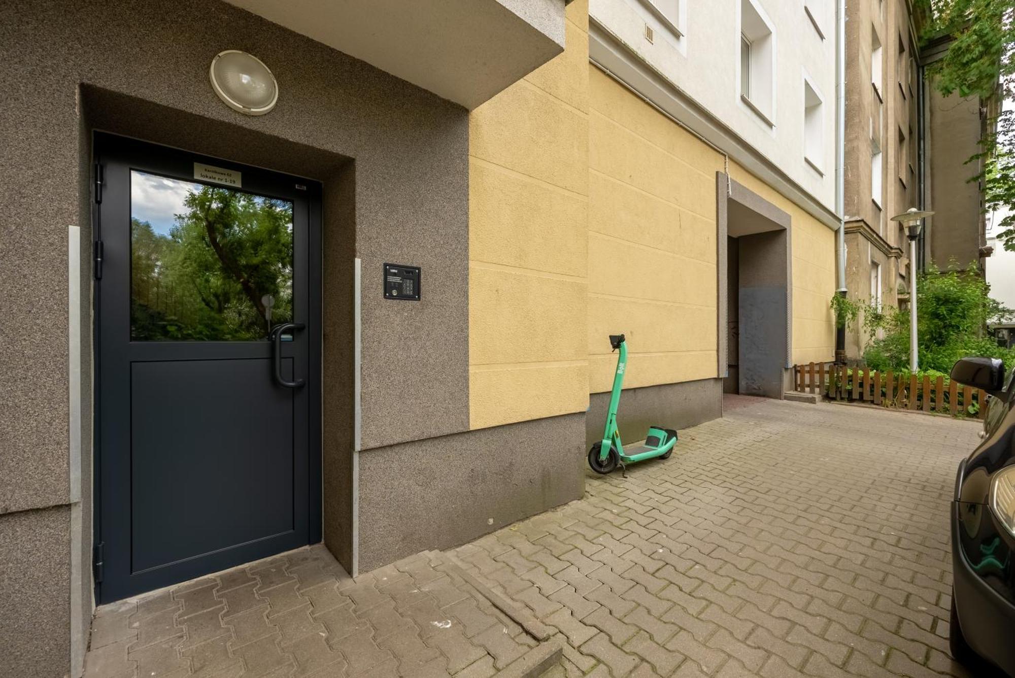 70m2 Wola - Location, 2 Bedrooms, 1st Floor - By Rentujemy Leilighet Warszawa
